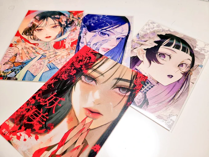 文房堂さんで開催されている夏目レモンさん()個展「妖美」にお邪魔させていただきました!原画何度見ても見惚れる美しさでした…!砂エノグのガチャガチャや描いてる動画などもあり何周もできます