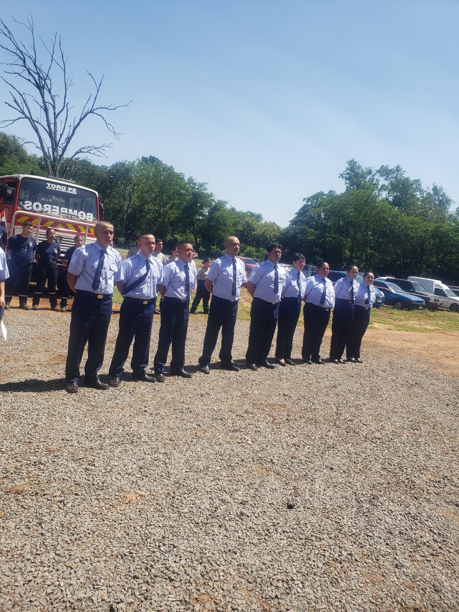 bomberos_sl's tweet photo. 🚒𝗝𝘂𝗿𝗮𝗺𝗲𝗻𝘁𝗼 𝗥𝗲𝗺𝗲𝘀𝗮 𝟮𝟬𝟮𝟯 - 𝗦𝗲𝗴𝘂𝗻𝗱𝗼 𝗣𝗲𝗿𝗶𝗼𝗱𝗼👩‍🚒
🎞️Imágenes del Acto de juramento de nuevos Bomberos Voluntarios Combatientes, Bomberos Voluntarios Brigadistas y Bomberos Voluntarios de Reserva que se integran al cuadro de servicio del CBVSL. https://t.co/up0rmVlIWh