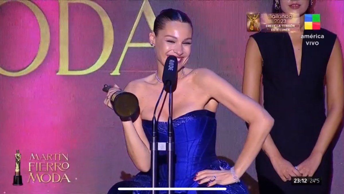 eeemiliano's tweet image. Volvió a suceder.
#MFModa