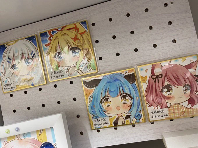 【We Loveコピック展2】設営画像頂いてます、宣伝遅れて申し訳ないです今回新作ないんですが素敵に設営していただいてます、どうぞよろしくお願いします#ラブコピ展2 