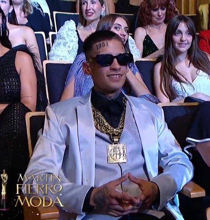 MeDicenMelania's tweet image. Yo el 25 de diciembre a las 4 de la tarde
#MFModa