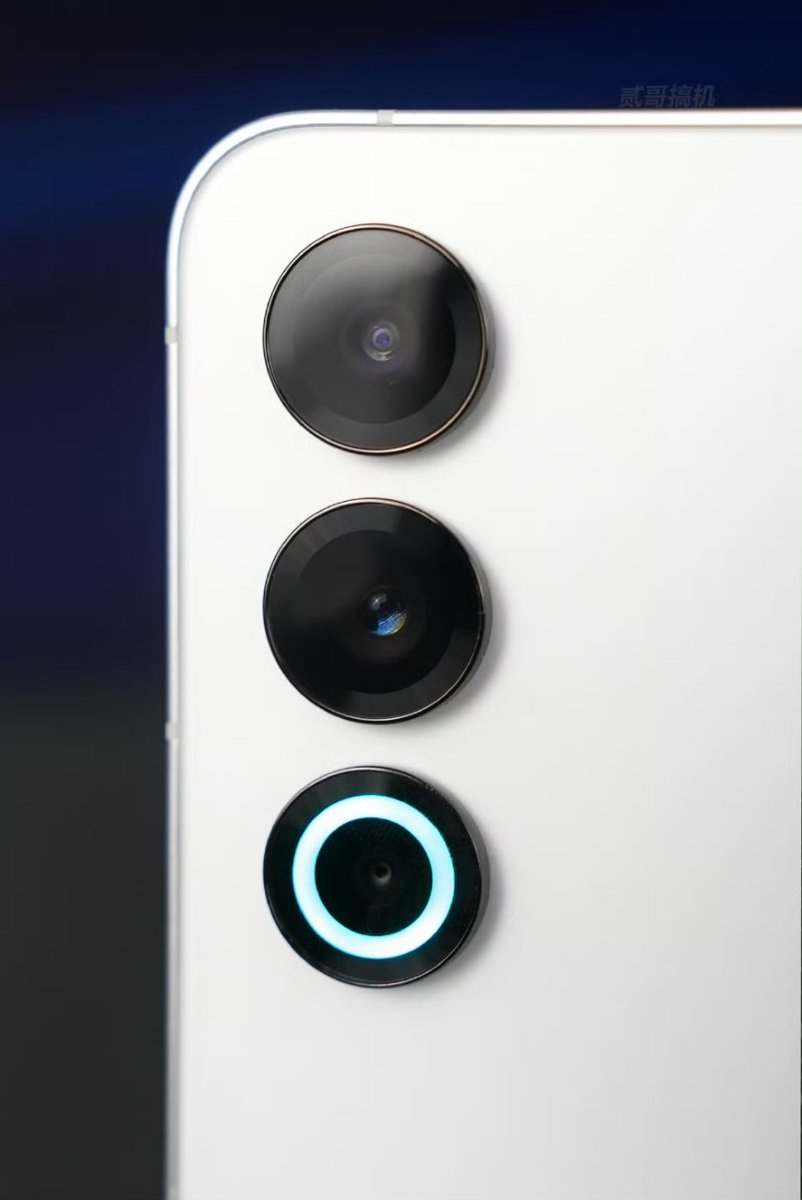 fabrizio_degni's tweet image. HiRes shots of the latest #Meizu21.
I am awaiting the first reviews of hands-on. My focus is the #camera division and of course the new #MyOS. A miss companies as #Smartisan for the new expressive languages in the #UI and #UX.

#meizu #desigb #style #TechInnovation