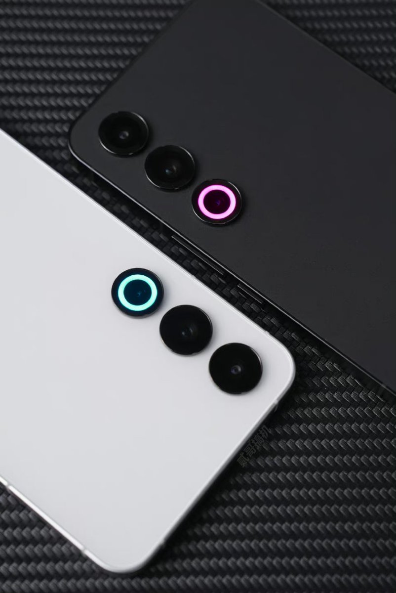 fabrizio_degni's tweet image. HiRes shots of the latest #Meizu21.
I am awaiting the first reviews of hands-on. My focus is the #camera division and of course the new #MyOS. A miss companies as #Smartisan for the new expressive languages in the #UI and #UX.

#meizu #desigb #style #TechInnovation