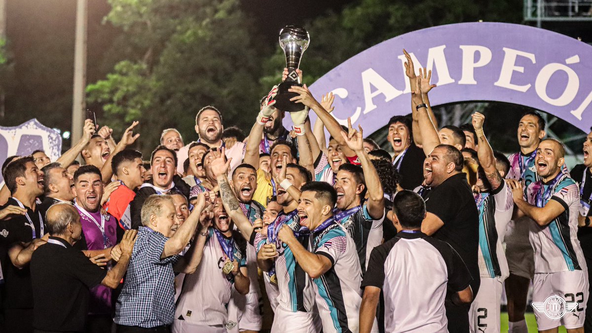 ¡QUÉ LINDA QUE ESTÁ LA NOCHE, CAMPEONES! 😍🏆🏁

#VamosGUMA
#ElMásGanadorDelSiglo