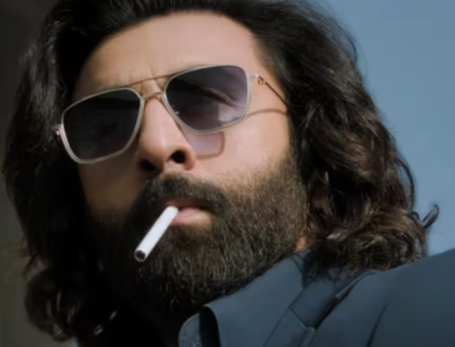 MessageHindu's tweet photo. Hanuman vs Ranbir Kapoor 

This is what real masculinity looks like. Controlling your wild instincts not letting them control you. #Animal is a horrible movie because it teaches young males that being wild equals masculinity.   

Hanuman is a perfect role model for young males. https://t.co/ffXtiVk30s