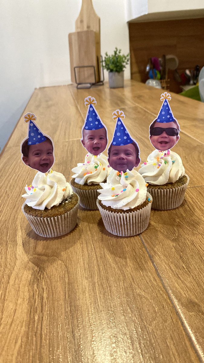 Seven_Mart's tweet photo. Mi sobrino esta cumpliendo 1 año y sus cupcakes estan 😍 https://t.co/5KUUDN1rft