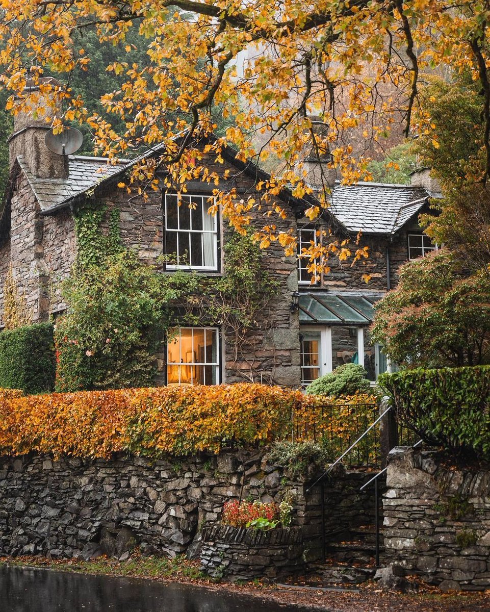 FrostBitten12's tweet photo. Stone Cottage Hotel - #Cumbria. https://t.co/mycXtdXUx3 #countryside #UK #lakefront #forlet #cheaphotels https://t.co/qcLEc2ZsJi