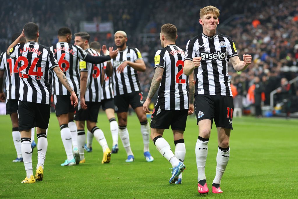 To start the same eleven players in 3 games within 7 days and beat Chelsea & Manchester Utd with a draw at PSG in between is nothing short of remarkable. Eddie Howe & #NUFC continue to defy all the odds this season and continue to make the city proud of this team.