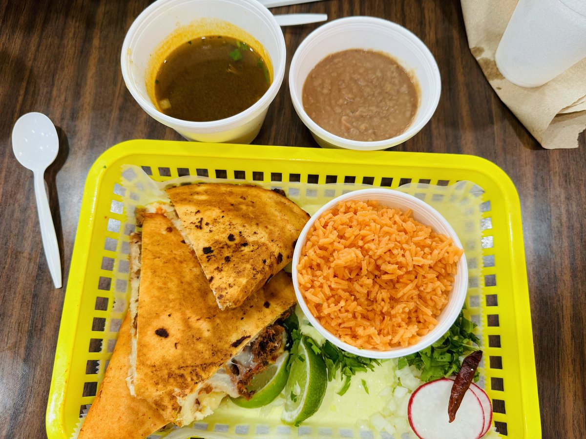 <a href="/TacosDonaLena/">Tacos Doña Lena</a> 😋🌮