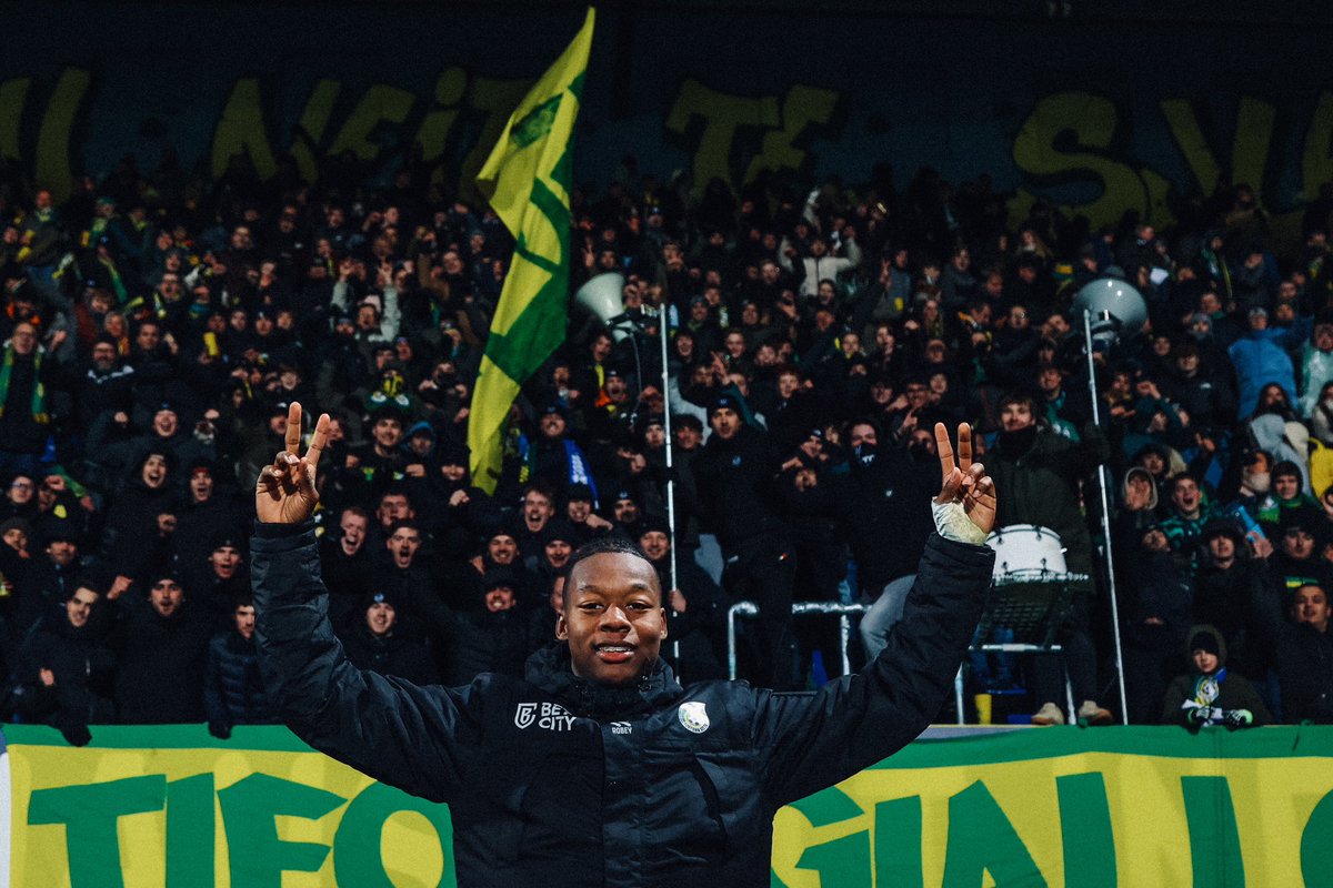 FortunaSittard's tweet photo. Geniet nog van jullie weekend! π
#forvit https://t.co/X3KgehoJCe