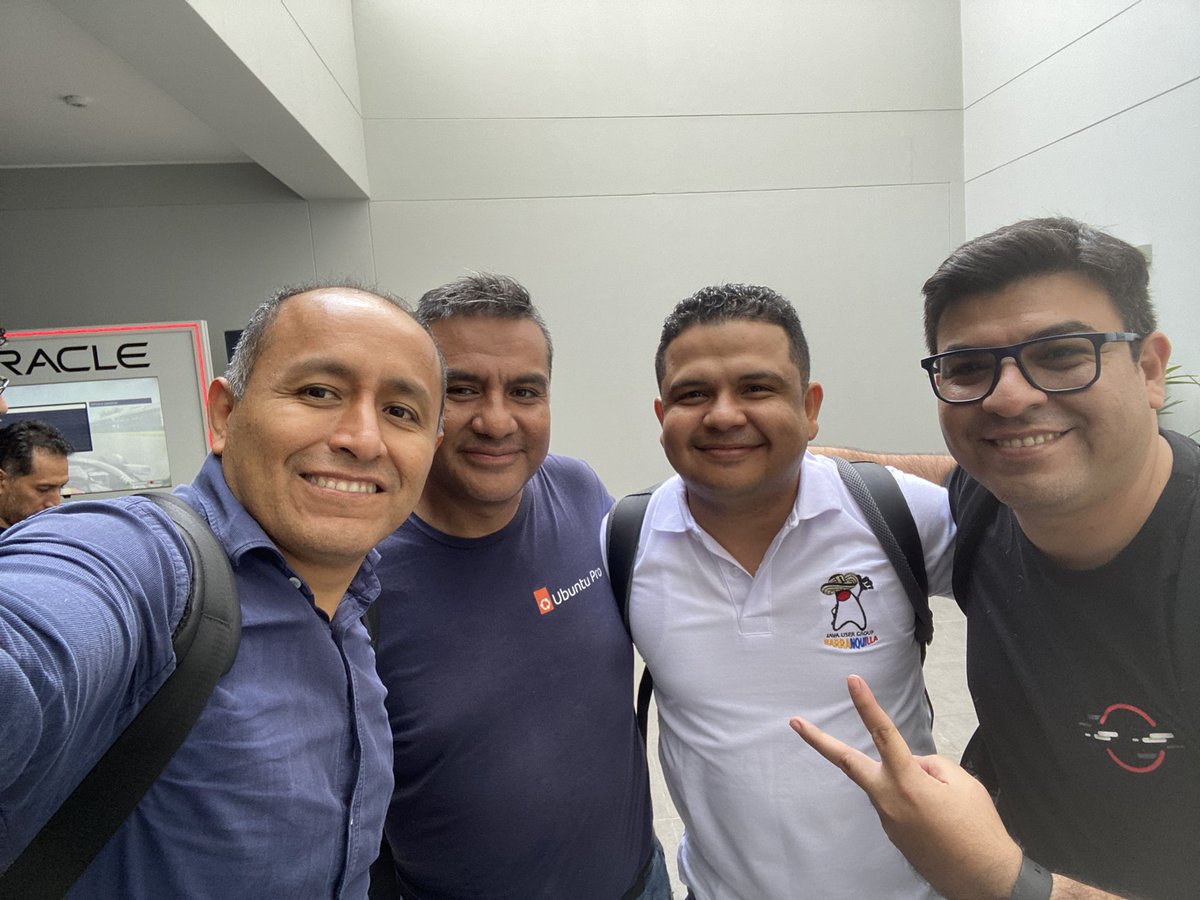 jcabelloc's tweet photo. Y los pude conocer en el JConfPeru 2023. Tremendos capos! @jamdiazdiaz @geovanny0401 @jlbugarin https://t.co/H4ScjOLYgC