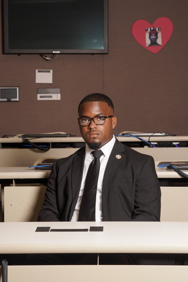 BuxieJoshua's tweet image. “Work hard &amp;amp; determined, its safe to say I earned it.”

In 7 days , I will be graduating from THEE Prairie View A&amp;amp;M University 😎🍾

#PvAlumni #PvGrad