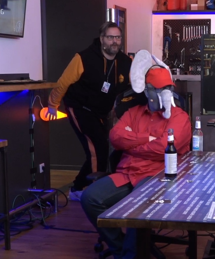 TheEllaPrincess's tweet photo. @friendlyfireexe #gronkh #FriendlyFire9 #woscholz https://t.co/MZZvj5sAQg