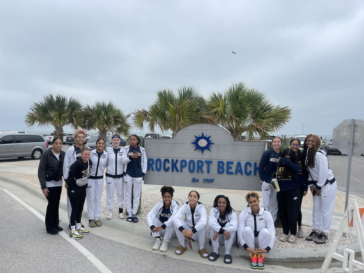 We had a great showing at the #toastofthecoast tournament as we finished 3rd overall! Congrats to @AverieSteele42 and Demi Lewis for finishing up on the All Tournament team! We found a beach and had a little fun while we were there. @CFISDAthletics @CyRanchBoosters @CyRanchHS