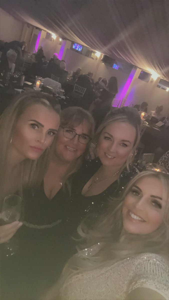 EmmaTJ86's tweet photo. Fm Xmas celebrations!! 21% babyyyy!! https://t.co/Ou7jv4UM7w