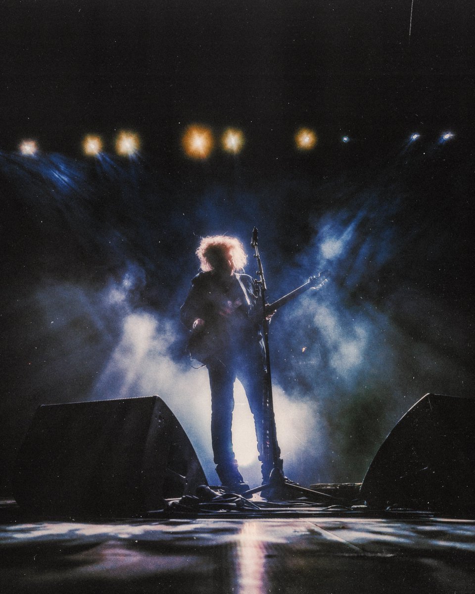 thecure's tweet photo. SANTIAGO, CHILE
📷 @AndieBorie
#SHOWSOFALOSTWORLD2023 https://t.co/h3GlKgFnX3