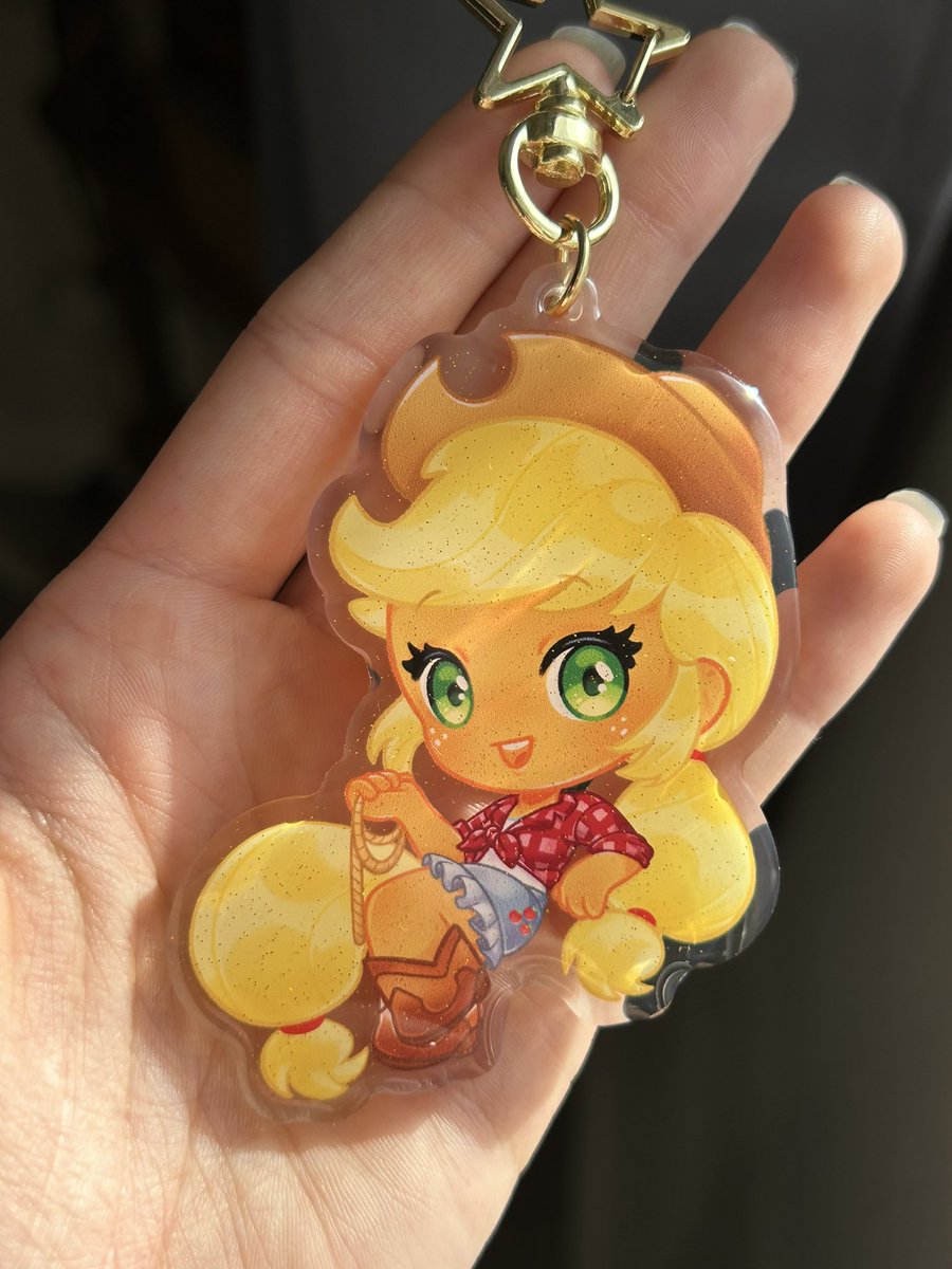 elfbuggin's tweet photo. 🌙Hey guys! I just opened my Etsy shop, there is currently one my little pony keychain listing with a couple pony variations :)

Check it out if you like cute stuff!! —>
⭐️https://t.co/JARsHRvcr3⭐️ https://t.co/HmOTLKQays