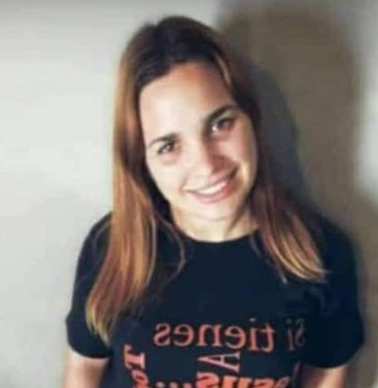 desaparecidaorg's tweet photo. #URGENTE BÚSQUEDA EN TIEMPO REAL #MERLO 
PEDIMOS MÁXIMA DIFUSIÓN, ES VÍCTIMA DE VIOLENCIA 🙏
Daiana Pellegrini falta desde el 30/11 en Ferrari, Merlo, provincia de Buenos Aires. Tiene 6 hijos, fue golpeada por su esposo y desapareció. Avisar #Urgente al ☎️ 1159927460, o 911 https://t.co/T0ZGdpyBha