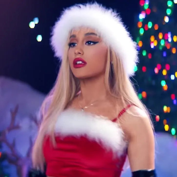 arianagrandebr's tweet photo. A tag #StreamSantaTellMe está entre os assuntos do momento no Brasil.

VOCÊS ARRASAM! https://t.co/eQFvk5Ibog