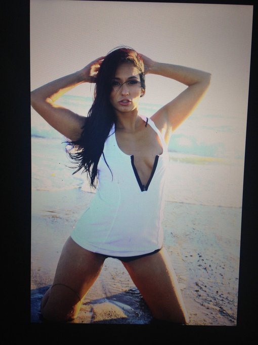 Little natural boobies for the win 🎉 https://t.co/E181TiTWmG<a href="/tag/livingthelife"class="tags"><span>#livingthelife</span></a>