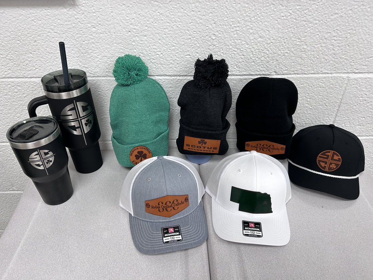 MarketingScotus's tweet photo. 🚨 Scotus Craft Boutique 🚨 

New items and restocked items will be available tomorrow from 9-3! Stop by our booth to do some Christmas shopping. Perfect gifts for Grandparents, Parents, family members, alumni, and of course those future Shamrocks out there!! #gorocks https://t.co/jwTruSjXBI