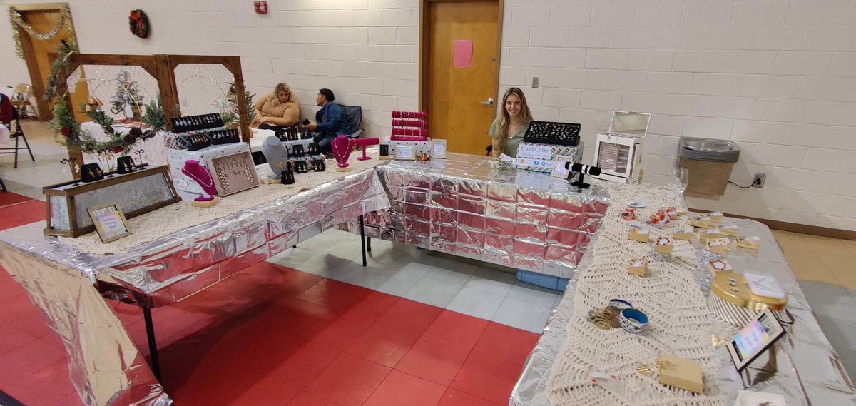 ChickCutie tweet media