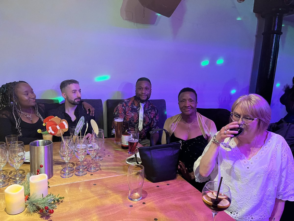 It was great to see so many of you at the Renal Christmas 🎄 party. The whole team celebrating together. Absolute joy to watch. Go team Renal 👏👏