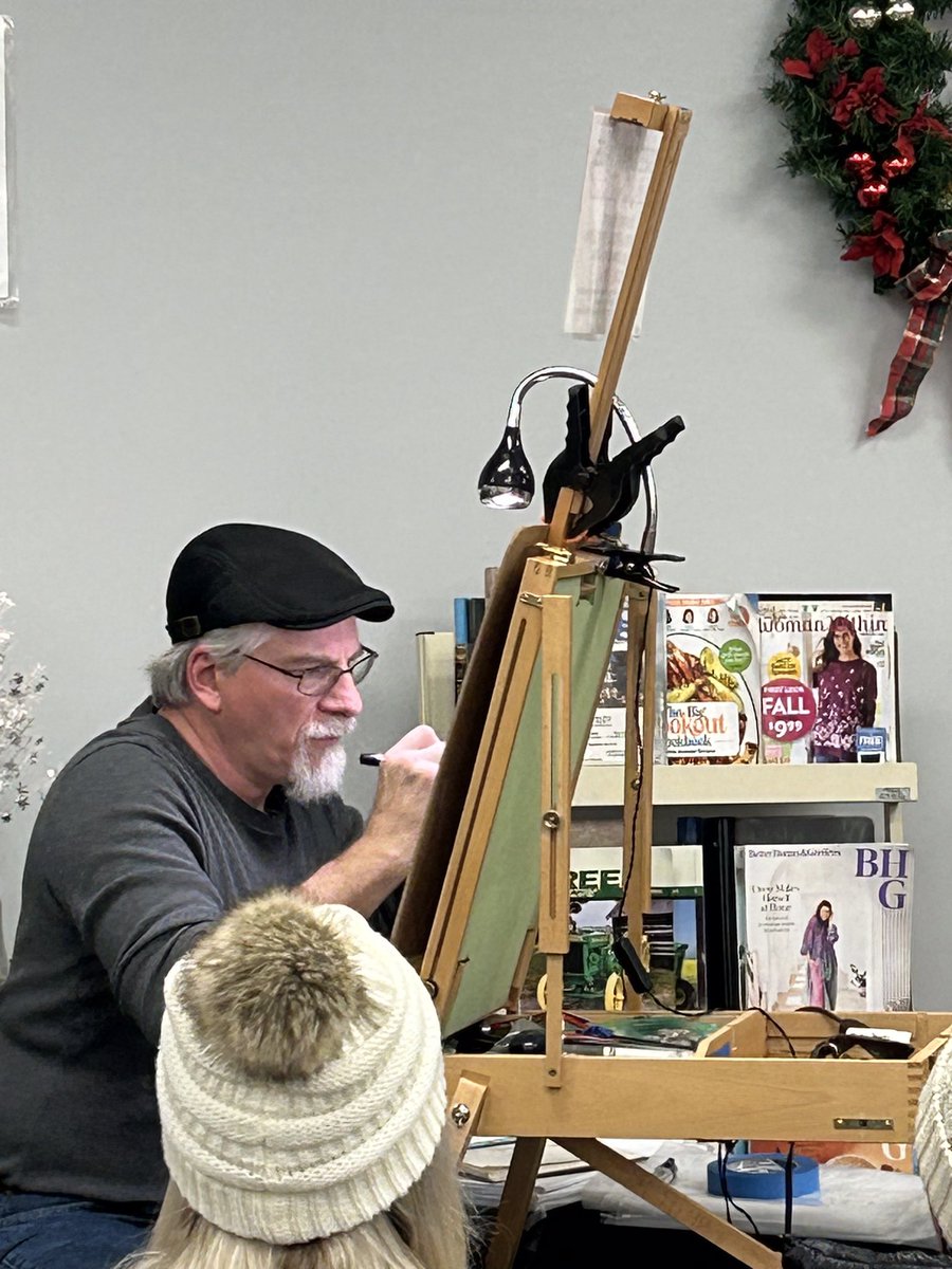 Kirk Kuenzi, of Kirk’s Works, is on hand at the Wahoo Senior Center this evening to create some memories for Christmas in Wahoo visitors! Free will donation helps support our local scholarship programs! Thanks Kirk!
#KidsNeedKiwanis 

m.facebook.com/people/Kirks-W…