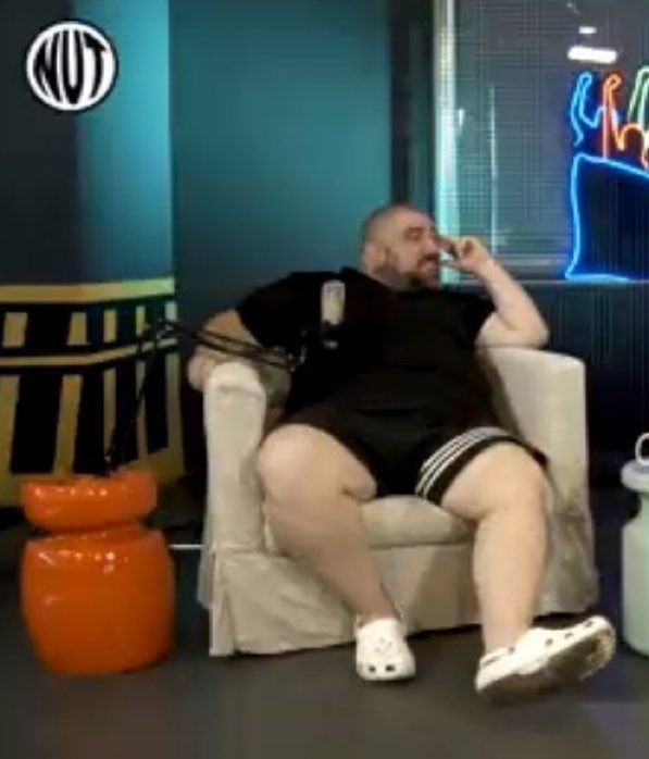GAYPcu9WsAEGZvG.jpg