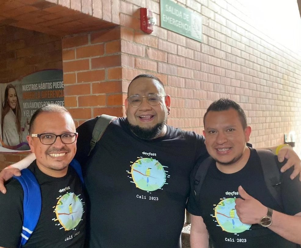 JulianRBS's tweet photo. 🤯 con el gran @gndx en #DevFestCali2023 https://t.co/bj8IVyRuF7