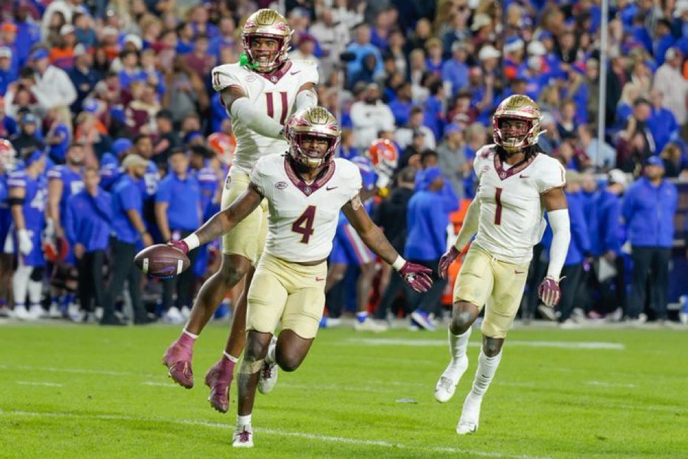 V850404's tweet photo. #NoleRollCall RT 🍢🍢🍢 #GoNoles #CharlotteTakeOver https://t.co/fd6QsQ9U6G
