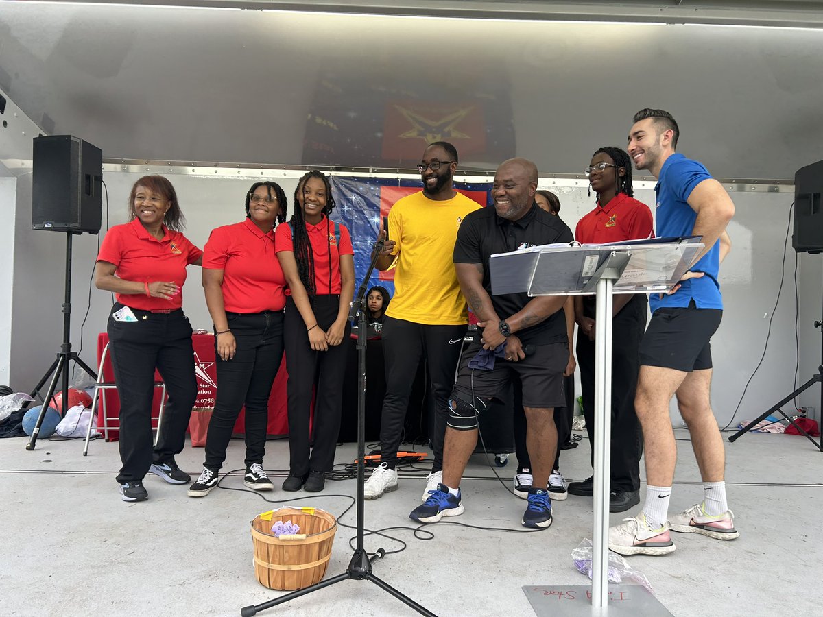 imastarjax's tweet photo. Incredible event today! Thankfully we missed the rain! Thank you to all who came out to #LetsMoveJax https://t.co/j4xrjqMJT8