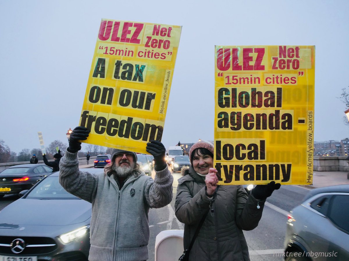 YellowBoards's tweet photo. #stayfree #yellowboards #putneybridge #breakulez #climatechangecon #netzeromania #rejectagenda2030 #londonpics #outreach #freedomtime #london https://t.co/jClfeeGwv1
