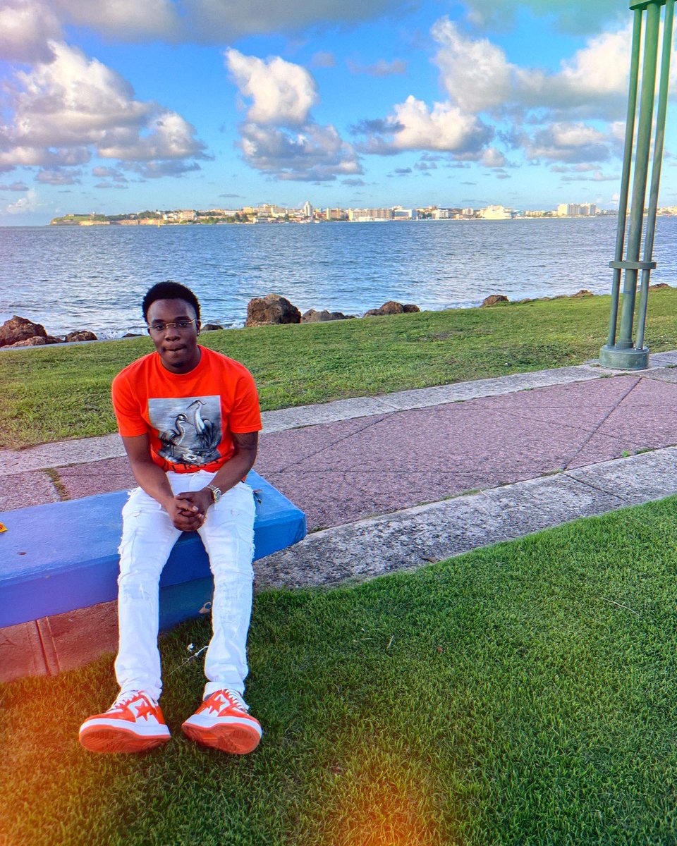 SpindeJo's tweet photo. I be ready to kill The world 🌎 they play with my name but these Nigga gonna hate cause they broke &amp; they Lame 👎🏾🤲🏾🧤 #kobeyear24🎉🎈🎂🍻 #EverybodyEat #strictlybusiness🧤#Northside #Brownst https://t.co/TBtR0Rid8l