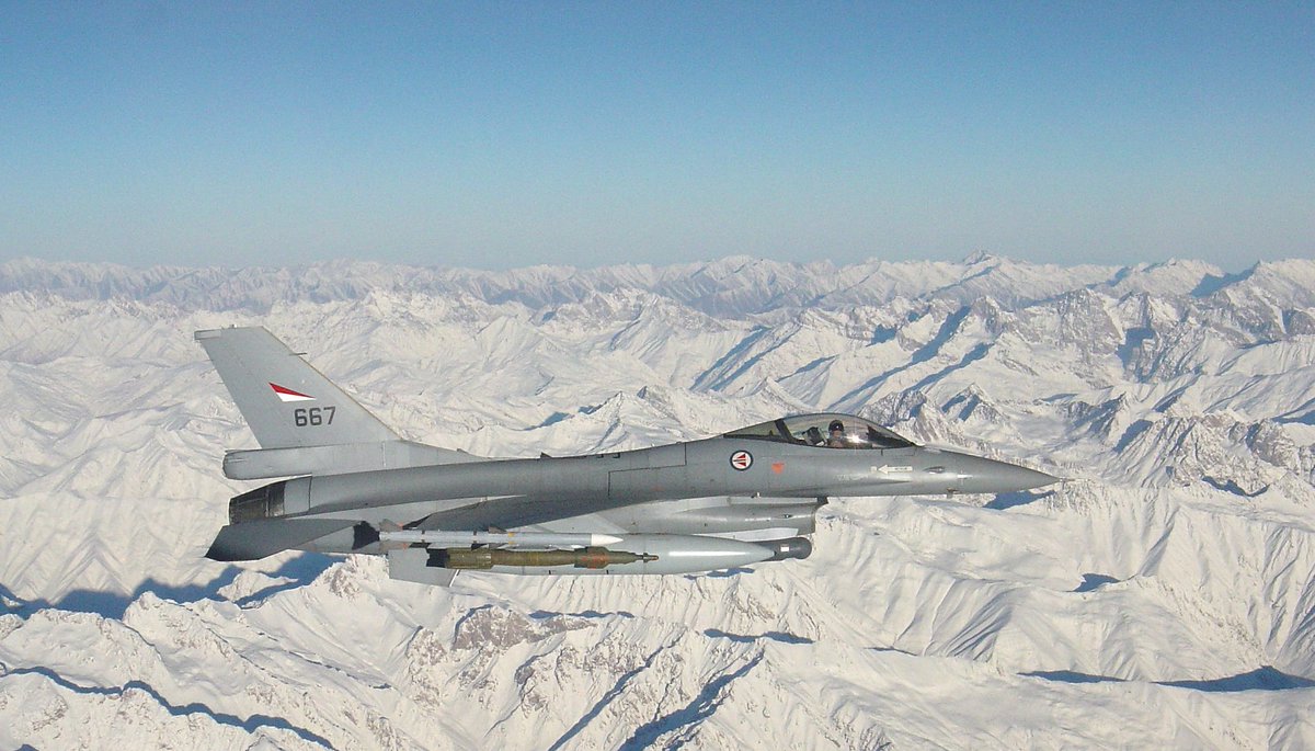blocksixtynine's tweet photo. A snow capped Afghanistan at the height of the war 21 years ago. Bittersweet. https://t.co/BSLlY5gQTM