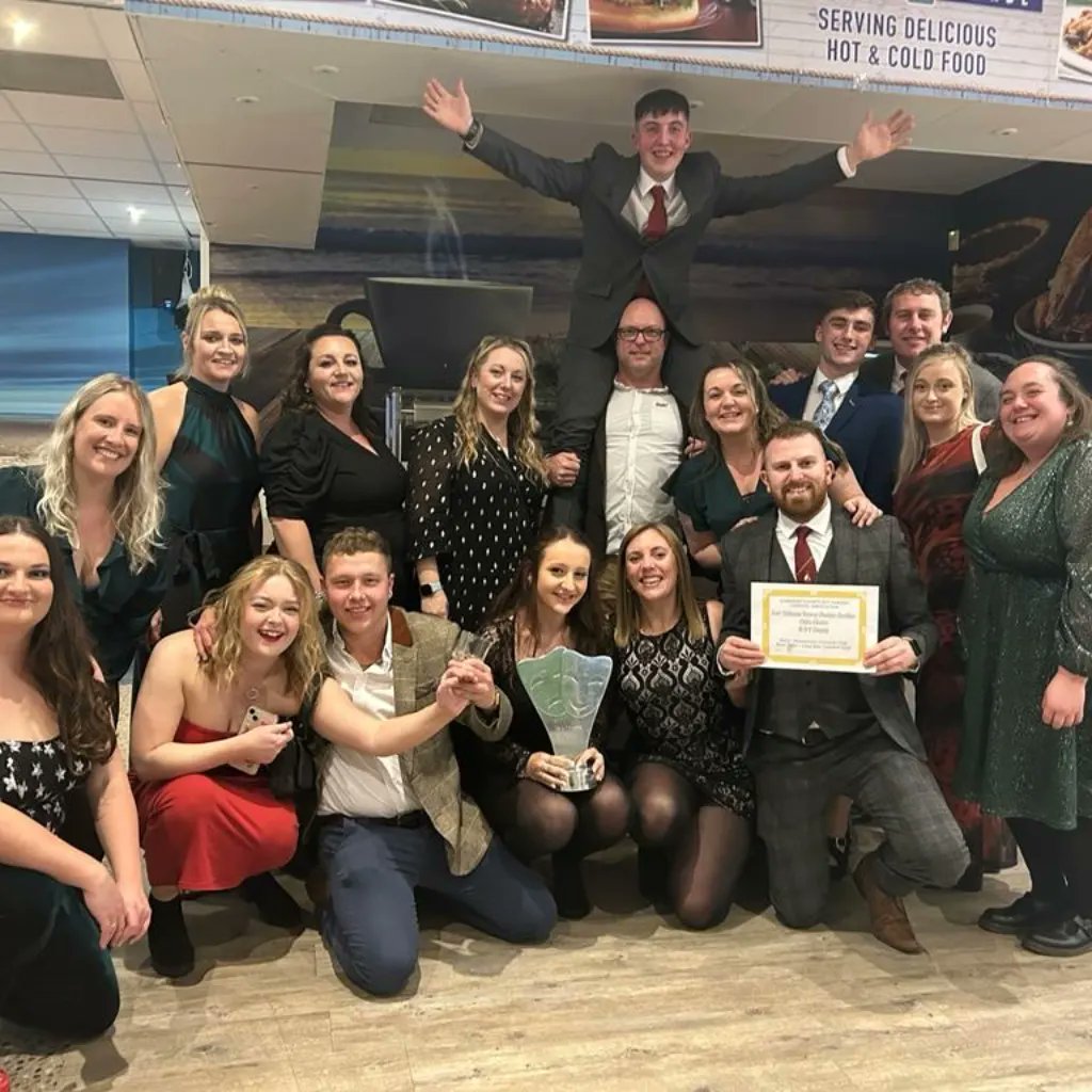 LimeKilnCC's tweet image. Very proud to have been awarded the M &amp;amp; T Trophy at the Somerset County Guy Fawkes presentation evening tonight for the best Feature Routine 'Clubs Choice' #rollingstock #pumpingiron #lightattheendofthetunnel