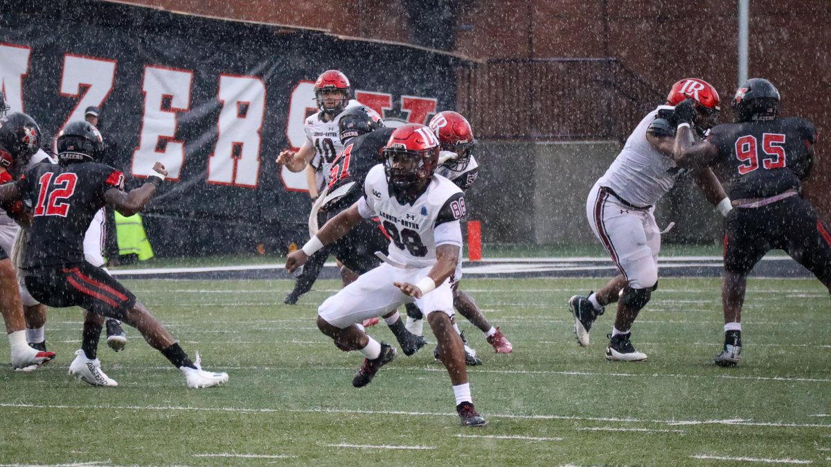 LRBearsFootball's tweet photo. Regional Champs! 

#GOBEARS | #betweenthebricks🧱🐻🧱 https://t.co/gplNXgITHP