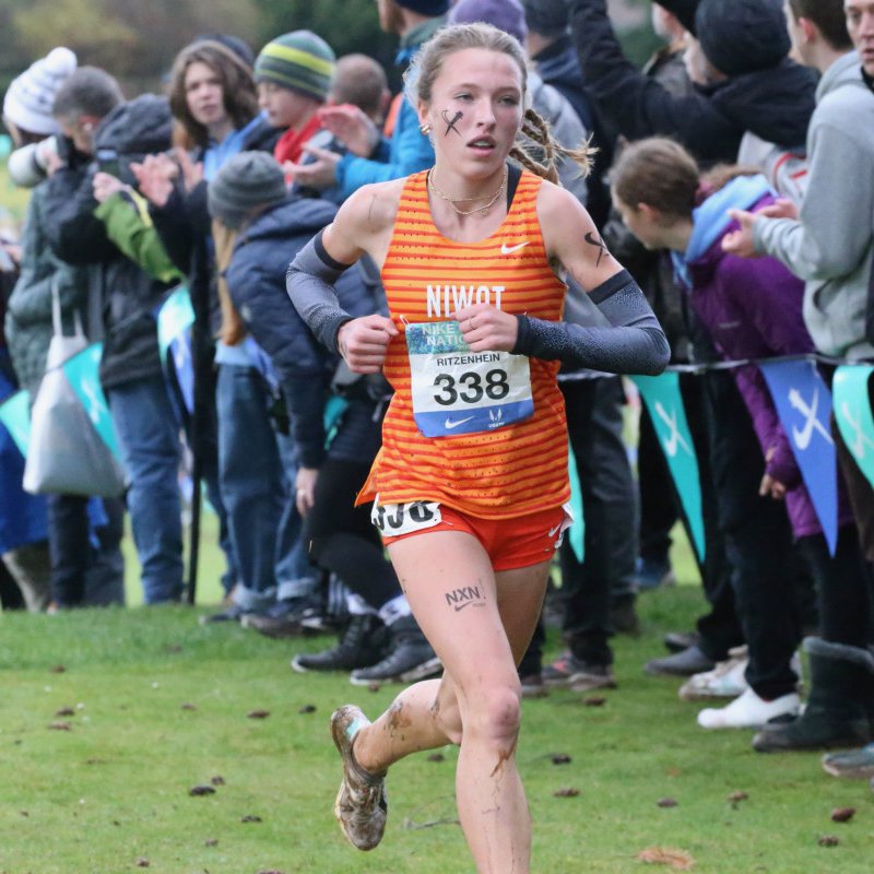 2⃣3⃣ years after Rockford MI teammates Dathan Ritzenhein &amp; Kalin Toedebusch were 1st and 5th, respectively, at the 2000 Foot Locker Nationals, their daughter Addy WINS the 2023 #NXN national title, leading Niwot CO to the runner-up trophy.

📸: <a href="/DyeStat/">DyeStat</a> archive; John Nepolitan