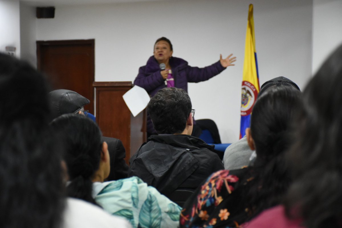 mjsarmientoa's tweet photo. Para un partido que lucha con ideas avanzadas, una mujer como @LiliaDignidad es inmarcesible. Contamos con ella desde la curul y su escenario natural seguirá siendo trabajar en la calle con el poder de la comunidad.
@dignidad_col https://t.co/eMps3LHEGi