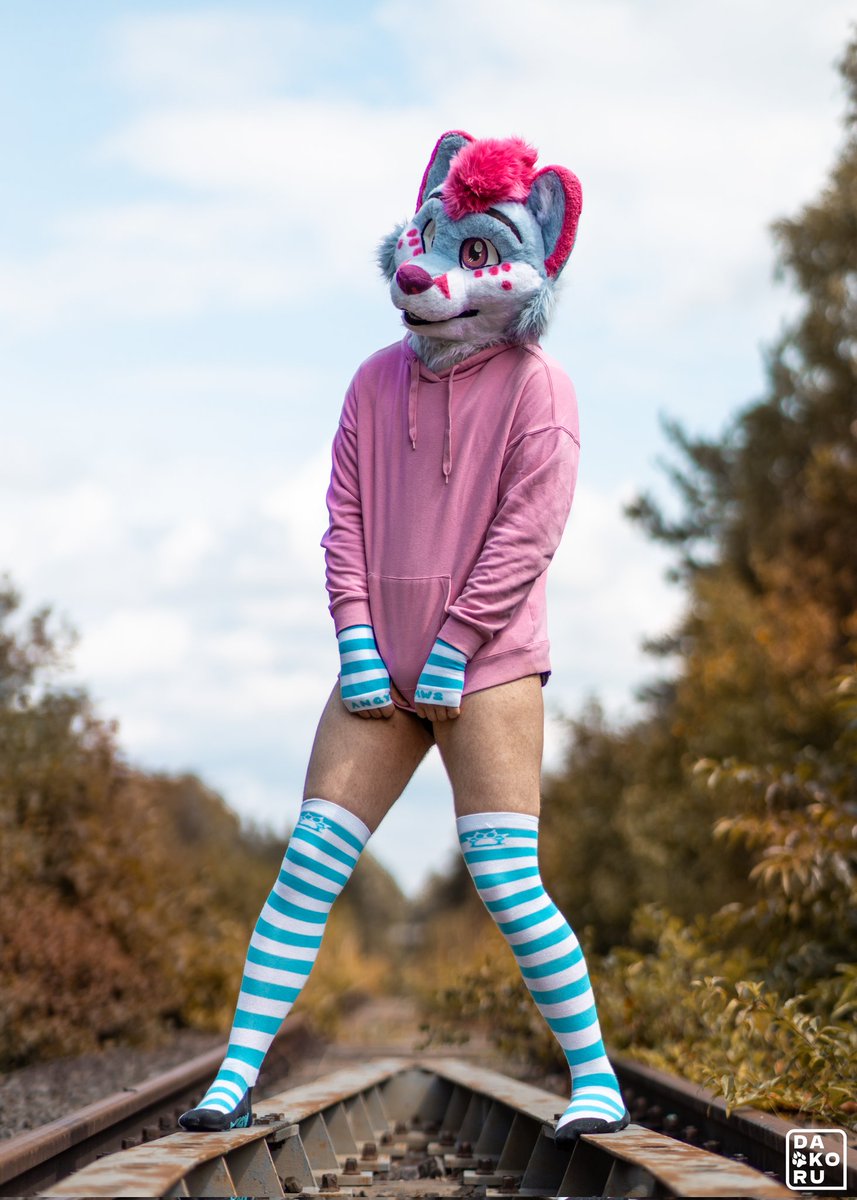 Next destination [...] ? 
Cant wait to get there.💙💚

📸 <a href="/Furball_Dakoru/">🐺🐾 Dakoru 🐾🐺</a> 

⚠️Do not do this on a open track... please verify that the tracks are out of order and cut off...⚠️