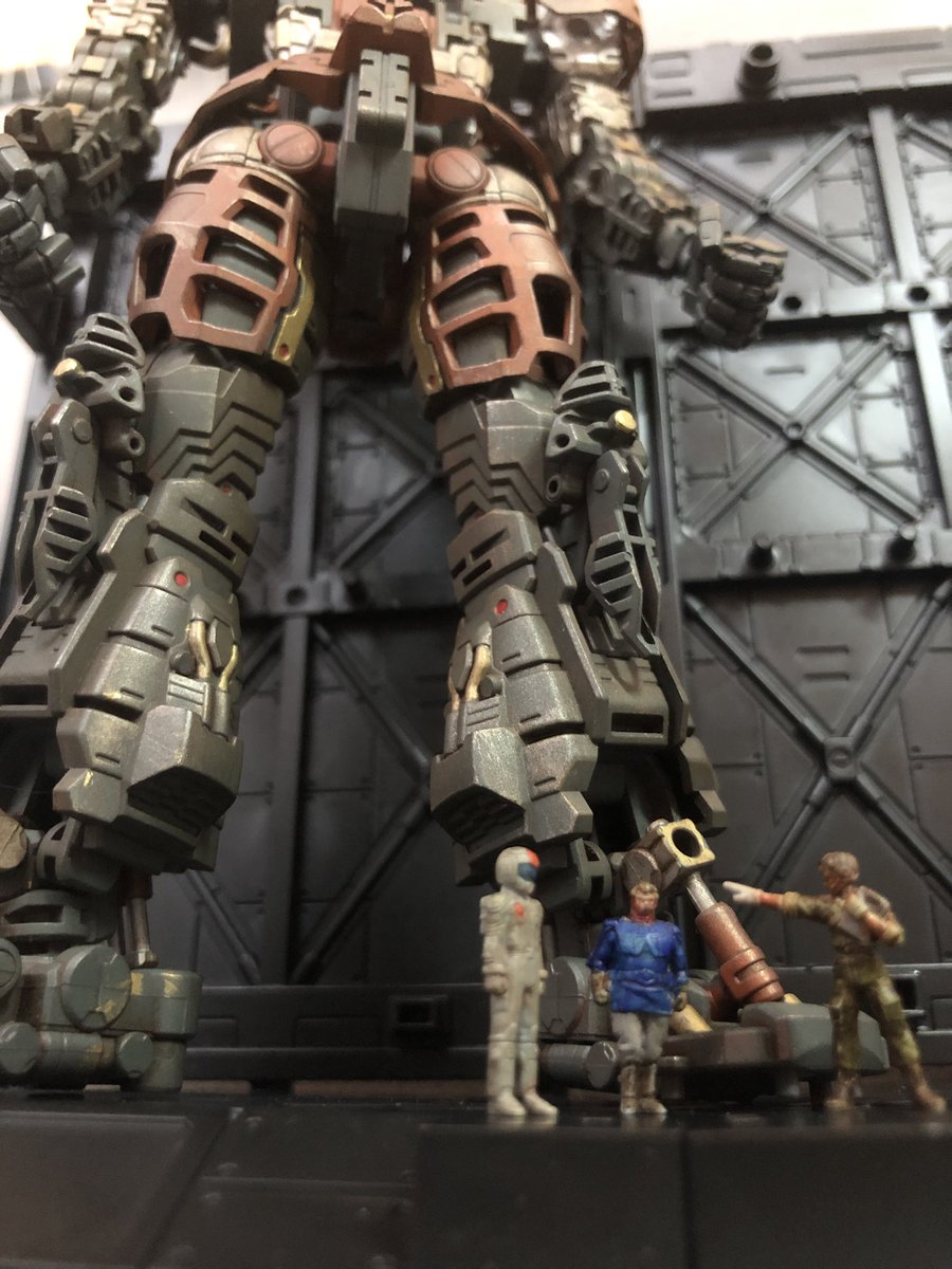 Jack08102's tweet photo. マスターグレードのフレーム塗装も楽しいかも。フィギュアと絡ませるとサイズ感出ますね。
#ガンプラ
#ガンプラ好きと繋がりたい
#グフ
#マスターグレード https://t.co/DflNfrM8h3