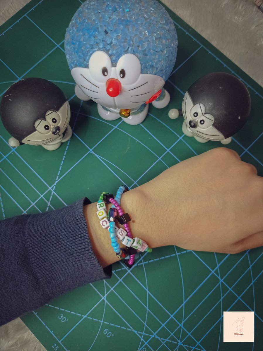 Pindoraku's tweet photo. Halo STAY STAY-ku sayang.... 🥰
Aku mau promosi nih gelang yang terinspirasi dari album"nya Stray Kids. Gimana menurut kalian? Hehehe 😁
Masih ada bbrp 10 model lainnya menyesuaikan dengan album" Skz. Kalian bisa cek di https://t.co/TQR1e4BWfF
#StrayKids 
#gelangSKZ
#SKZalbum https://t.co/90cXr6EB3J