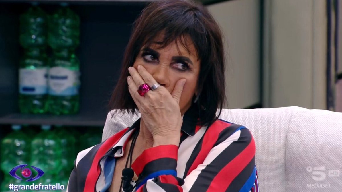 ZoeFrizzi's tweet photo. Anita : una completa idiota. 
Volete altre prove ? #GrandeFratello https://t.co/3pMAED19E3