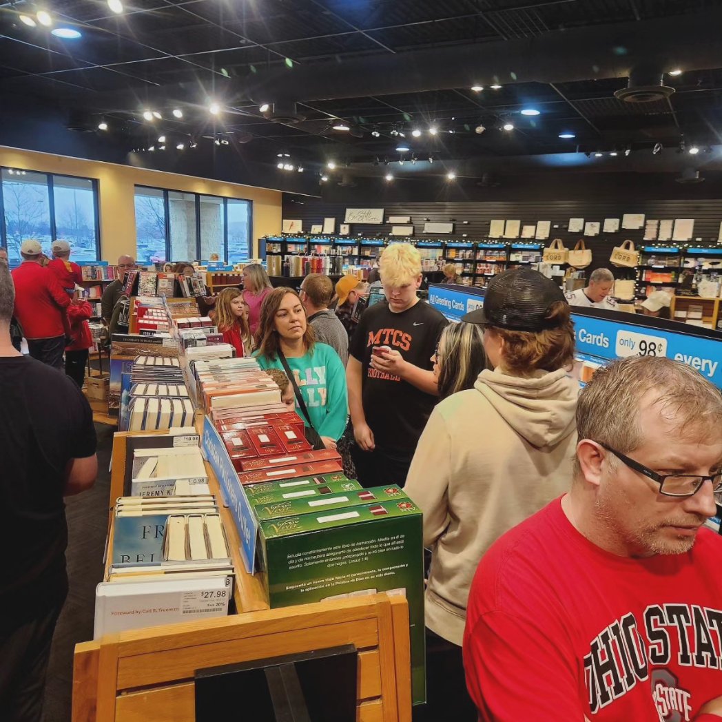 MasterTeagueIII's tweet image. Wow! What a 🔥🔥 event!

Super blessed and thankful for all the support! It was great to meet some nice folks and share a memorable moment with familiar faces!

S/O to Christian Publishers Outlet for the space for the event🫡

DO NOT FAIL IN YOUR FAITH

FLOURISH IN YOUR FAITH💯