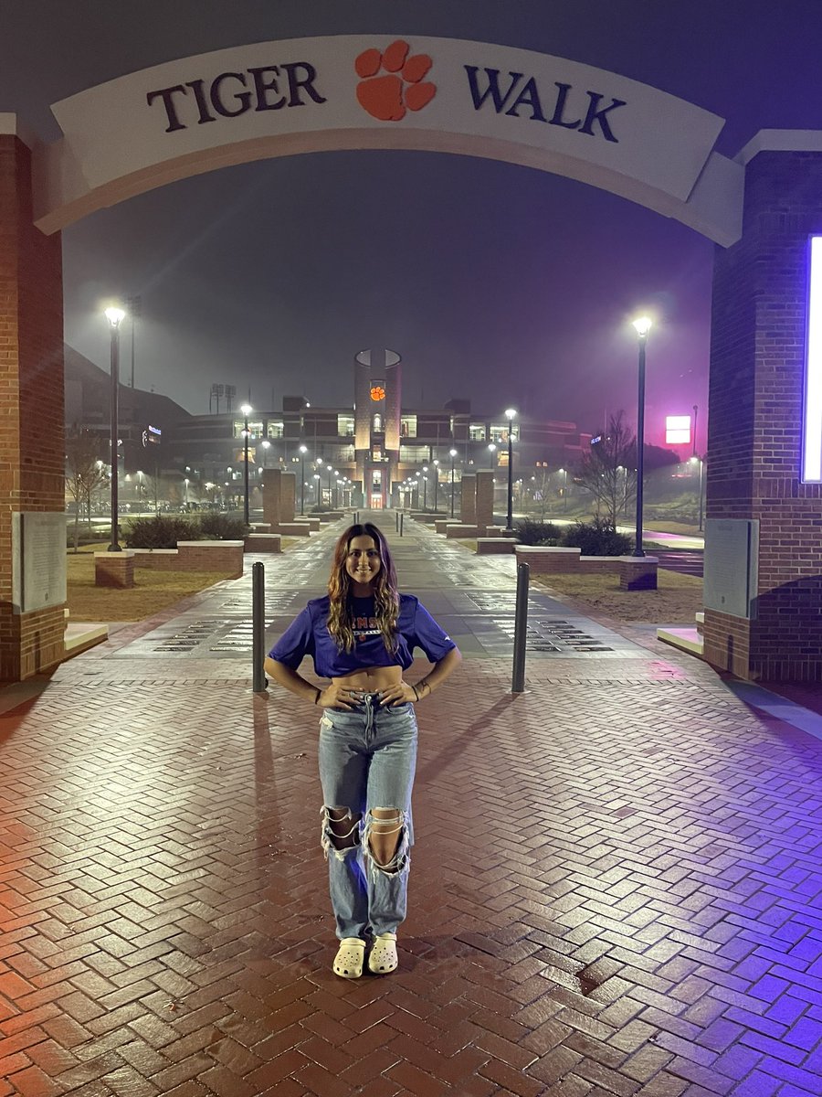 I had a great time at Clemson this weekend. I loved the different hitting drills and all the players I met today. Thank you to the coaches and players for putting on an awesome camp! @clemsonsoftball @rittmanjohn @ClemsonCoachKJ @cbreault12