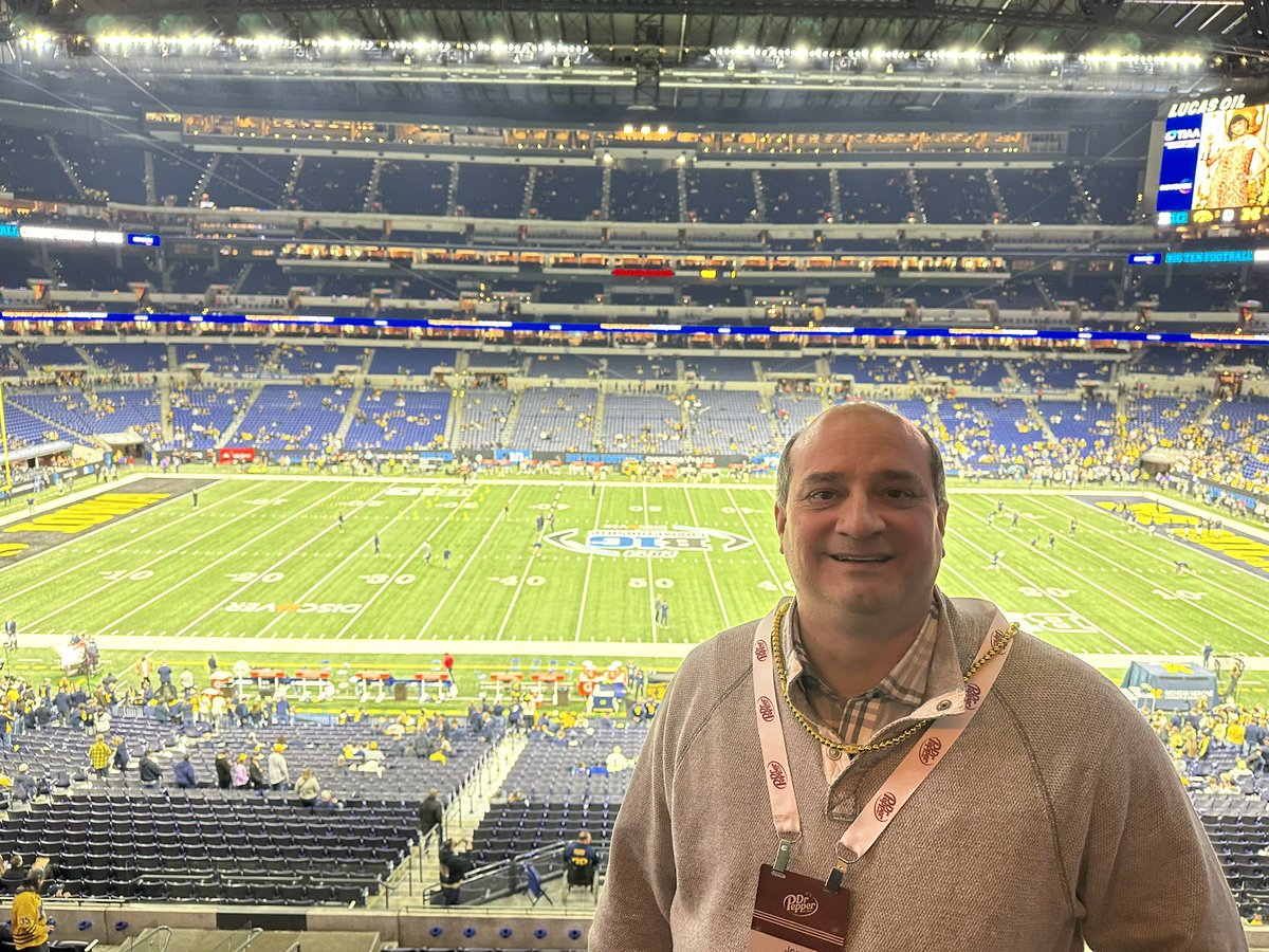 JonJiras's tweet photo. #B1GFCG Looking forward to an exciting game! https://t.co/2Gy5wNY5IO