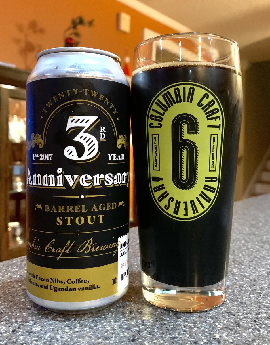 SCBeerExplorer's tweet image. 3rd Anniversary Stout by @Columbia_Craft.

Slight bourbon aroma. Dense, black pour. Loads of milk chocolate up front followed by walnuts. A hint of coffee &amp;amp; bourbon. Wonderful!

Using the 6th Anniversary glass although #CCBC didn’t release an anniversary stout today.

#Stouterday