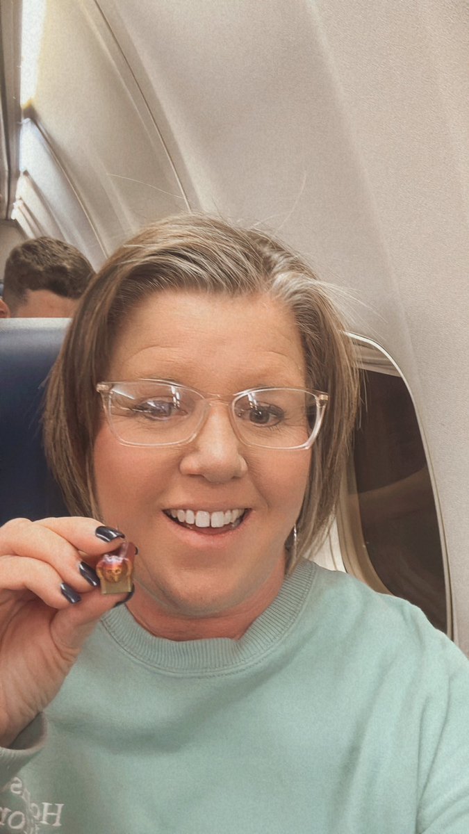 Andi McNair #ameaningfulmess tweet media