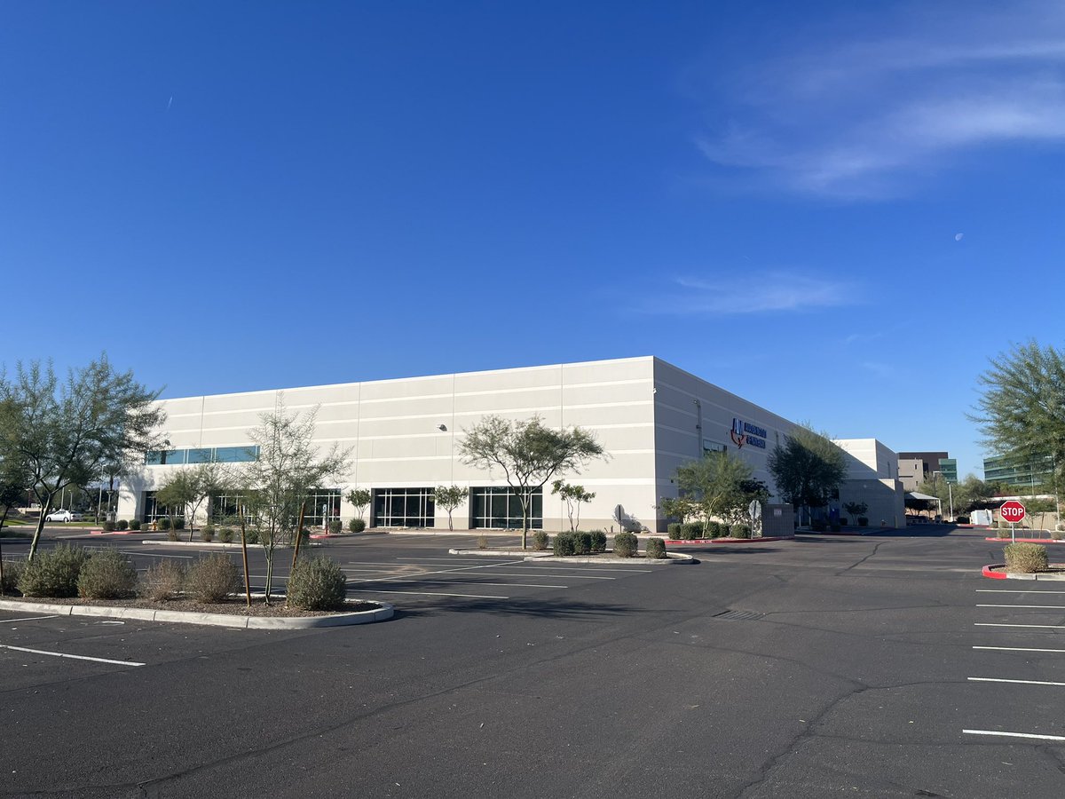 4geeman's tweet photo. Just in, as classes begin next month at the new @AviationAIM near @PHXSkyHarbor in Phoenix, Arizona. #TradesNeverStop, so #TrainWithPurpose at #AIMPhoenix to learn to #FixJets. Blue skies everybody as #aviationmaintenance #education is transformational! RT #TrainAtAIM #aviation https://t.co/T8xkG9fjZc