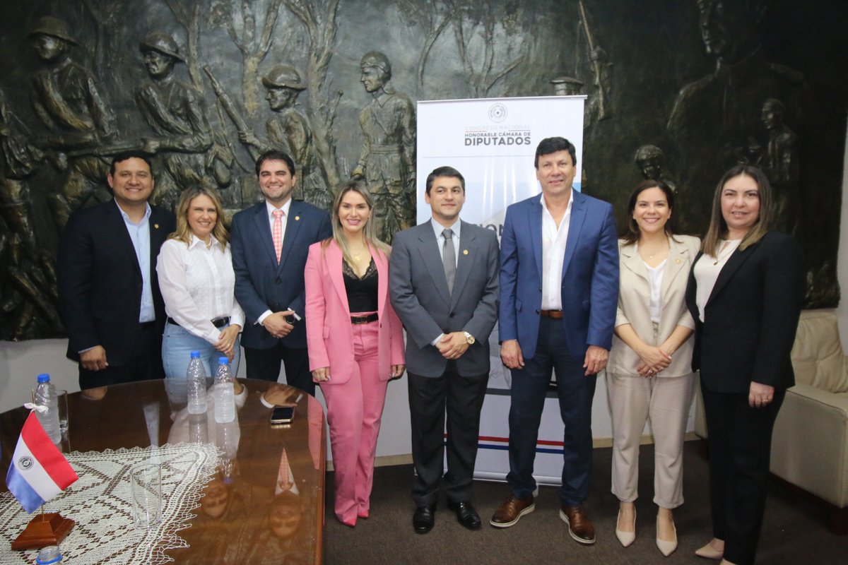 El miércoles me estirarse de mi curul para conformar contigo y otros colegas la comisión de Amistad para con Turquía, hablábamos del viaje en busca de inversionistas para nuestro País..😪el hombre propone y Dios dispone! Resignación para la flia.